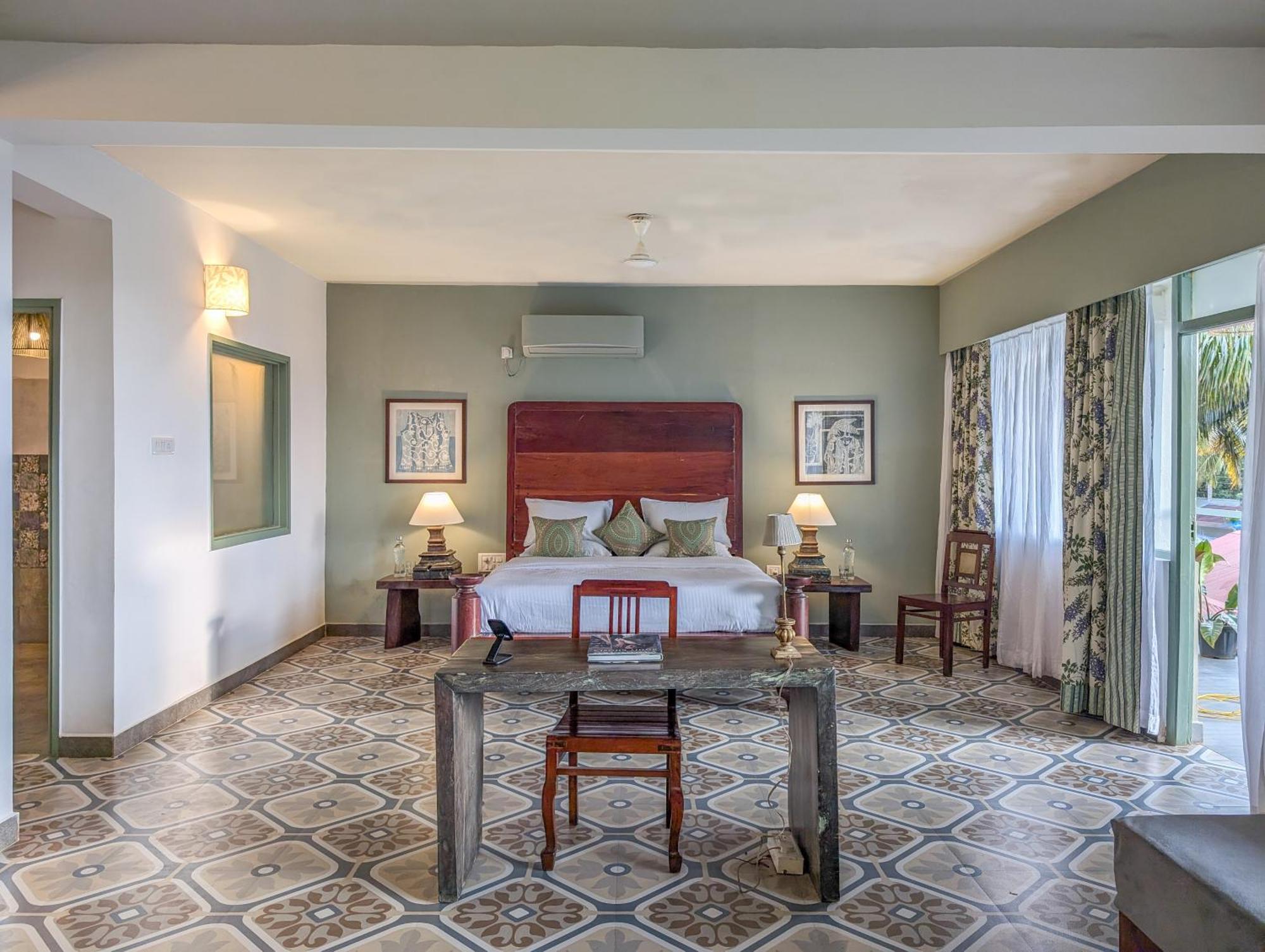 Beach Villa Morjim Exterior photo