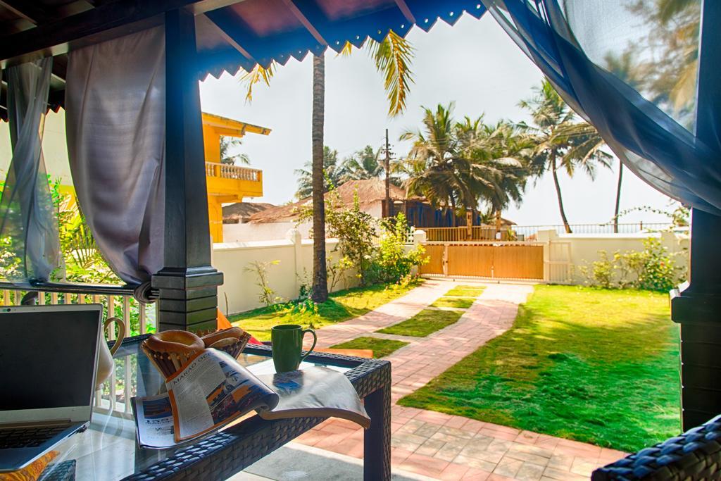 Beach Villa Morjim Exterior photo