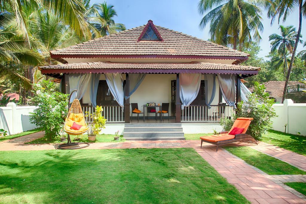 Beach Villa Morjim Exterior photo
